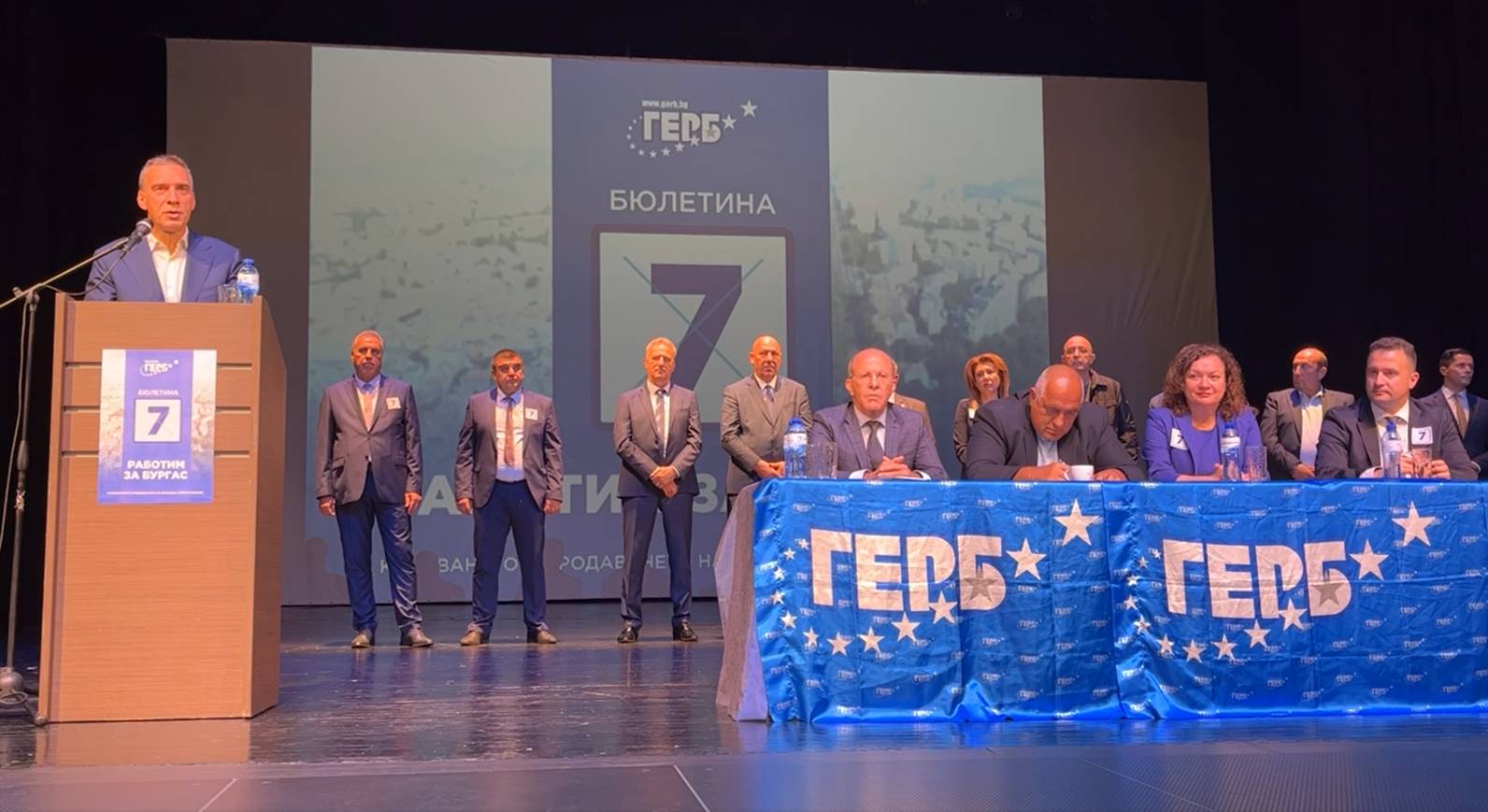  Кметът на Бургас Димитър Николов 